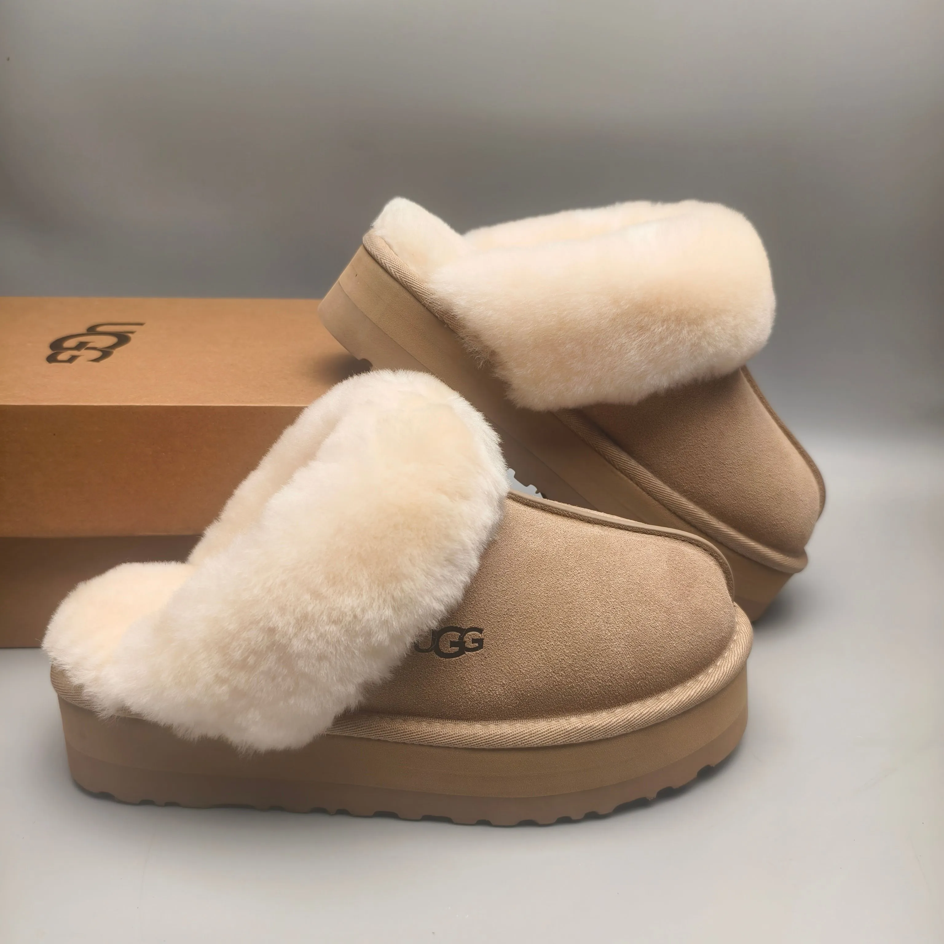 💰440 UGG sheepskin all-in-one snow boots 2550 🔥Thick-soled wool slippers (star slippers plus version) are comfortable and can be worn at home. Wool slippers can be worn outside. Split cow upper, Longfeng moccasin wool lining. The original three-layer combination outsole is light and comfortable on the foot. Only the top version is made. The oil edge craftsmanship is exquisite! Color: maroon gray sand antelope brown black code number: 35-41